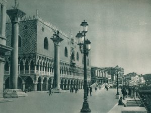 1927年にイタリア、ベニス、スキアヴォーニのリーヴァデッリがあるドージェ宮殿の正面 作： Eugen Poppel
