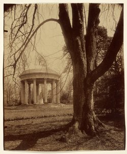  作： Eugène Atget