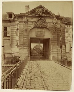  作： Eugène Atget