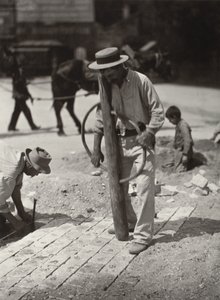  作： Eugène Atget