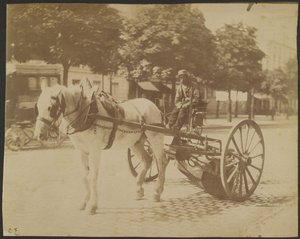 [馬が引くスイーパー］ 作： Eugène Atget