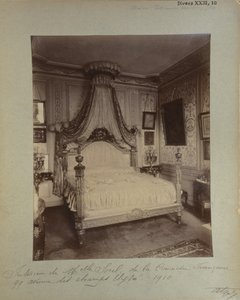 セシルソレルの寝室、99アベニューデシャンゼリゼ、1910 作： Eugène Atget