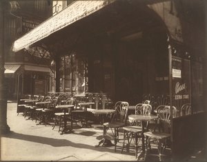 カフェ、大陸軍大通り、1924～1925年。 作： Eugène Atget
