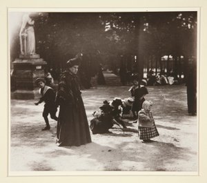 子供 - ルクセンブルク ガーデン 作： Eugène Atget