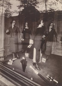 店先、アベニューデゴベリン 作： Eugène Atget