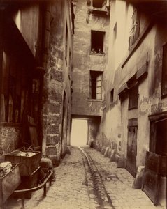 ヴィエイユ・クール、カンサンポワ通り22番地 作： Eugène Atget