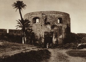 アルジーラ、町の壁にあるゲートウェイ（モノクロ写真 作： European Photographer