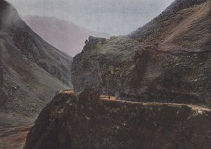 ラースとカスベックの間、ジョージア州の軍事ルート 作： European Photographer