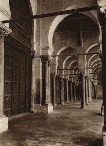 カイルアン、大モスクの一部（モノクロ写真） 作： European Photographer