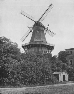 ポツダムの有名な風車（モノクロ写真 作： European Photographer