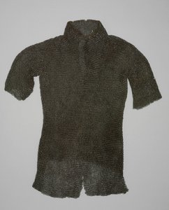 Hauberk（リベットで留められたスチールリング） 作： European School