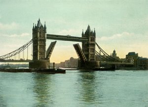 タワーブリッジ、c1900年代。