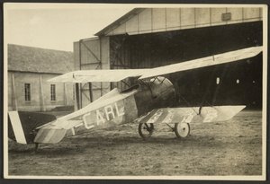 [飛行機］ 作： Fedele Azari