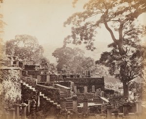 日本の寺院墓地、春藤寺、長崎、c。 1867年。 作： Felice A. Beato