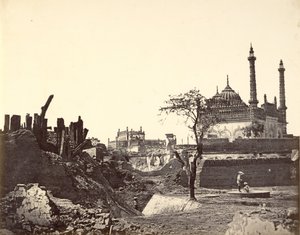 BegumKotieの近くのバッテリー。 1858年3月のコリンキャンベル卿の2回目の攻撃 作： Felice Beato