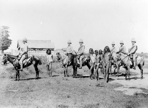 マウントされた歩兵、1890年頃に持ち込まれたダコイツ