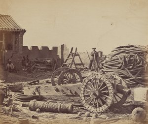 1860 年 8 月 1 日、1860 年 8 月 1 日、マガジンと木製の銃を示すペタン砦の内部。 作： Felice Beato