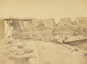 1860年8月21日、ノースフォートのイギリス入口の内部 作： Felice Beato