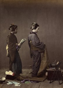 帯を締める 作： Felice Beato