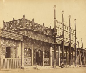 1860年10月29日、ピーキンのタルタル市の街路と商店 作： Felice Beato
