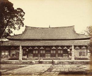 [中国、広東のタルタル人街の寺院]。 作： Felice Beato