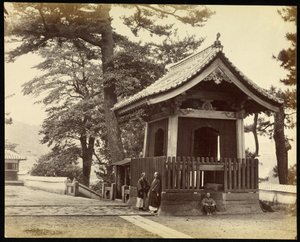 長崎の町のお寺 作： Felice Beato