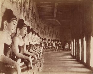 サガイン寺院の49のガウタマ 作： Felice Beato
