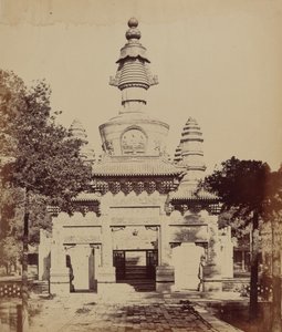 1860 年 10 月、北京のラマ教寺院にあるチベット人の記念碑 作： Felice Beato