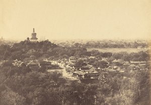 1860年10月、ペキンの庭園と仏教寺院の眺め 作： Felice Beato