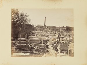 ポンペイウスの柱と墓地 作： フェリックス・ボンフィス