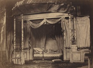 1855年パリ万国博覧会の寝室の展示（写真）。 作： フェリックス・ジャックスアントワーヌ・ムーラン