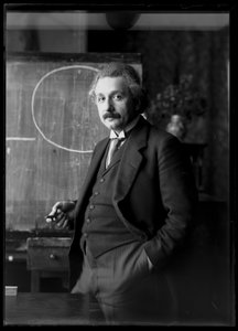アルベルト・アインシュタイン（1879-1955）の写真 作： Ferdinand Schmutzer