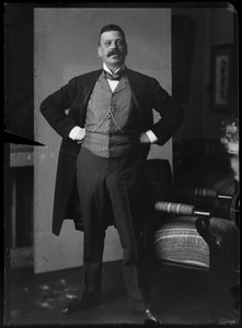 チャールズ・ヴィトゲンシュタイン（1847-1913）の写真 作： Ferdinand Schmutzer