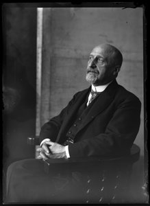 カール・ザイツ（1869-1950）の写真 作： Ferdinand Schmutzer
