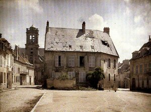 破損した屋根のある家、ソワソン、アイネ、1917年（オートクローム） 作： Fernand Cuville