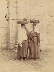 パレスチナのシロアムの女性 作： Félix Bonfils