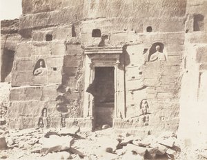 Kardâcy、Sanctuary、Niches and Inscriptions Carved in the Quarries、1851-52、印刷 1853-54。 作： Félix Teynard