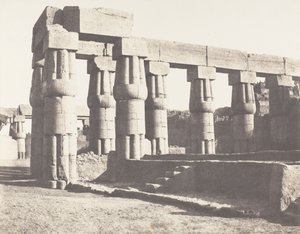 ルクソール テーベ、後の建設 - パラレル ギャラリー、1851 ～ 52 年、1853 ～ 54 年に印刷。 作： Félix Teynard