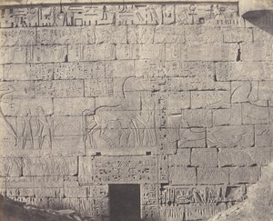 Medinet-Abou Thebes、Constructions Posteriores - Fragment de Sculpt...、1851-52、1853-54 を印刷。