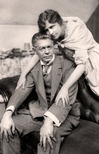 20世紀初頭のマリーローア1890〜1975年とEホルマンクラーク1864-1925年。 作： Foulsham and Banfield