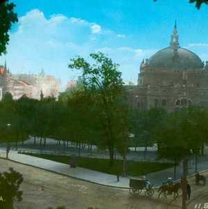 19世紀後半から20世紀初頭の国立劇場、クリスチャニア、オスロ、ノルウェー。 作： Fradelle and Young