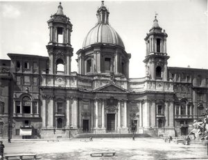 聖アグネーゼ教会、1653-57 作： Francesco Borromini