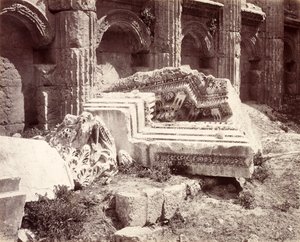バールベック、ユピテル神殿内の彫刻遺構