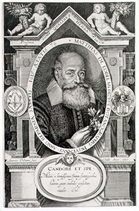 マティアス・デ・ローベル（1538-1622）の肖像が彫られています。
