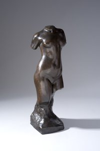 トルソー 作： Francis Derwent Wood