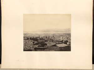 [遠くからの街の眺め］ 作： Francis Frith