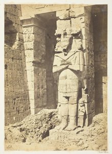 Medinate-Haboo の Osirid フィラー、c。 1857年。 作： Francis Frith