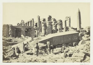 壊れたオベリスク、カルナック、1857 年。 作： Francis Frith