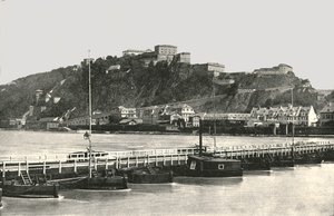 1895年、ドイツのライン川沿いのエーレンブライトシュタイン要塞。 作： Frith and Co