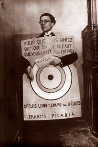 アンドレ・ブルトン、ダダ・フェスティバルにて。 作： Francis Picabia